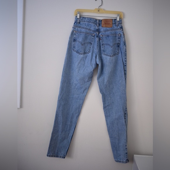 Vintage Levi's Relaxed Fit 550’s Light Blue Denim Womens 9 Long Jeans from 1995 - Picture 4 of 12